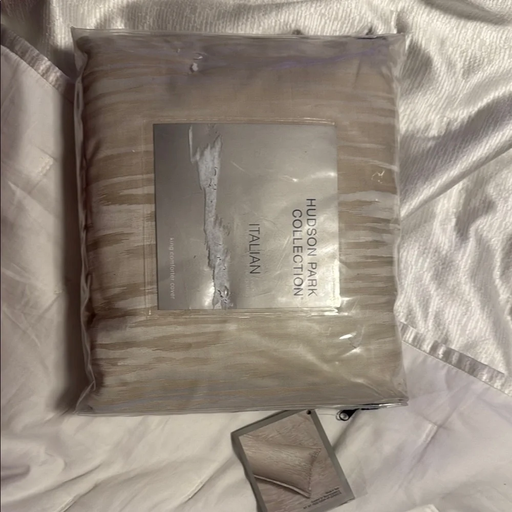 Hudson Park Collection Cream King Converter Cover with Elegant Accents